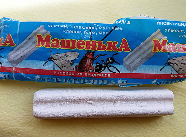 Το εντομοκτόνο κραγιόν Mashenka, όταν χρησιμοποιείται σωστά, βοηθά επίσης στην καταπολέμηση των κοριών στο σπίτι.