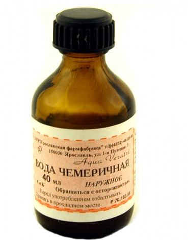 Το νερό Hellebore δεν πρέπει να αφήνεται να εισέλθει στο στομάχι λόγω της υψηλής τοξικότητάς του.