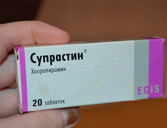 Το αντιισταμινικό Suprastin μπορεί να μειώσει τη σοβαρότητα των αλλεργικών αντιδράσεων που συχνά συνοδεύουν τα τσιμπήματα εντόμων.